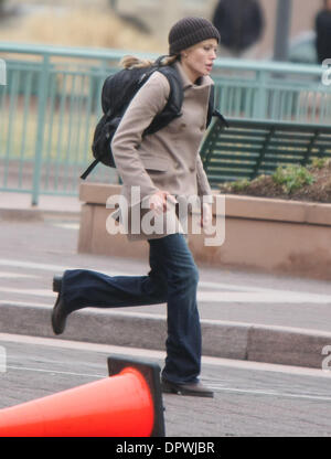 Mar 06, 2009 - New York, NY, USA - ANGELINA JOLIE films 'Salt' à Washington DC à l'Enfant Plaza. (Crédit Image : © Dan Herrick/ZUMA Press) Banque D'Images
