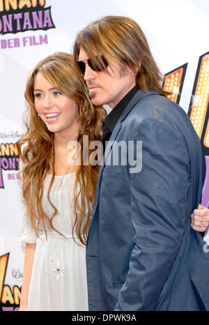 MILEY CYRUS et son père Billy RAY CYRUS.Hannah Montana : la première du film.Mathaeser Palast, Munich, Allemagne 04-25-2009.Photo par Roger Harvey-Globe Inc., Photos Â© 2009.K61755(RHARV Image Crédit : © Roger Harvey/Photos/ZUMAPRESS.com) Globe Banque D'Images