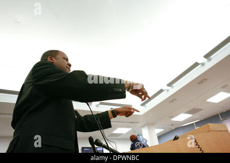 Jan 08, 2009 - Oakland, Californie, USA - Rev. Dr Lawrence Van Hook s'exprime à l'BART des membres du conseil d'administration sur la mort d'Oscar Grant qui a été tué par un agent de police BART 1er janvier 2009. (Crédit Image : © André Hermann/ZUMApress.com) Banque D'Images
