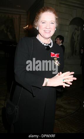 Mar 27, 2009 - New York, New York, USA - Actrice Liv Ullmann assiste à l'American-Scandinavian Foundation Gala annuel tenu à l'hôtel Pierre. (Crédit Image : Â© Nancy/Kaszerman ZUMA Press) Banque D'Images