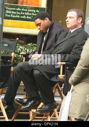 Mar 14, 2009 - New York, New York, USA - Acteurs Chiwetel Ejiofor et Liev Schreiber sur l'ensemble de leur nouveau spy thriller 'Sel' qui s'est tenue à Midtown. (Crédit Image : Â© Nancy/Kaszerman ZUMA Press) Banque D'Images