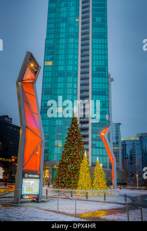 Arbre de Noël, Jack Poole Plaza, Vancouver, Colombie-Britannique, Canada. Banque D'Images