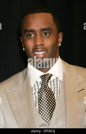 Jan 07, 2009 - New York, NY, USA - Sean Combs lors de la première mondiale de 'fameux' qui s'est tenue à AMC Lincoln Square. (Crédit Image : © Nancy/Kaszerman ZUMA Press) Banque D'Images