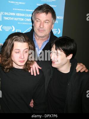 Apr 01, 2009 - New York, New York, USA - Acteurs RORY CULKIN, Alec Baldwin et KIERAN CULKIN assister à la Soirée d'ouverture du 14e Festival du film Gen Art New York premiere de "Lymelife" tenue au Théâtre des arts visuels. (Crédit Image : Â© Nancy/Kaszerman ZUMA Press) Banque D'Images