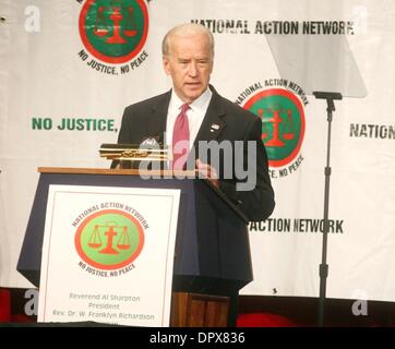 Apr 03, 2009 - New York, New York, USA - Le Vice-président Joe Biden aborde la 11e édition annuelle du Réseau national d'action s'est tenue à l'hôtel Sheraton New York Hotel. (Crédit Image : Â© Nancy/Kaszerman ZUMA Press) Banque D'Images