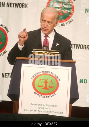 Apr 03, 2009 - New York, New York, USA - Le Vice-président Joe Biden aborde la 11e édition annuelle du Réseau national d'action s'est tenue à l'hôtel Sheraton New York Hotel. (Crédit Image : Â© Nancy/Kaszerman ZUMA Press) Banque D'Images