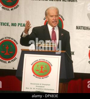 Apr 03, 2009 - New York, New York, USA - Le Vice-président Joe Biden aborde la 11e édition annuelle du Réseau national d'action s'est tenue à l'hôtel Sheraton New York Hotel. (Crédit Image : Â© Nancy/Kaszerman ZUMA Press) Banque D'Images