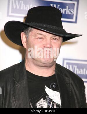 Apr 22, 2009 - New York, New York, USA - MICKEY DOLENZ au New York premiere de 'ce qui marche' qui s'est tenue au cours de la 8e édition du Festival du film de Tribeca au Ziegfeld Theatre. (Crédit Image : Â© Nancy/Kaszerman ZUMA Press) Banque D'Images