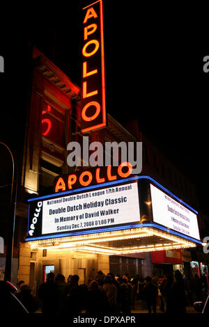 Dec 07, 2008 - Manhattan, New York, USA - Harlem-célèbre Apollo Theatre dans la nuit le 7 décembre 2008 à New York. (Crédit Image : © Mariela Lombard/ZUMA Press) RESTRICTIONS : * New York * hors droits Journaux Banque D'Images