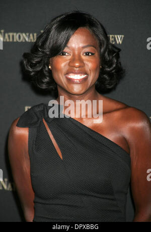 Jan 14, 2009 - New York, NY, USA - Actrice VIOLA DAVIS arrive pour le 2008 National Board of Review of Motion Pictures Awards Gala tenu au Cipriani 42nd Street. (Crédit Image : ZUMApress.com) Banque D'Images