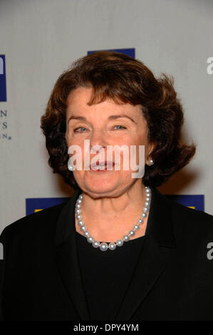 DIANNE FEINSTEIN durant la campagne des droits de l'homme et de héros de la Gala, tenue à l'hôtel Hyatt Century Plaza Hotel, le 14 mars 2009, à Los Angeles..Photo de Michael Germana-Globe inc., Photos.K61609MGE.(Image Crédit : © Michael Germana/Globe Photos/ZUMAPRESS.com) Banque D'Images