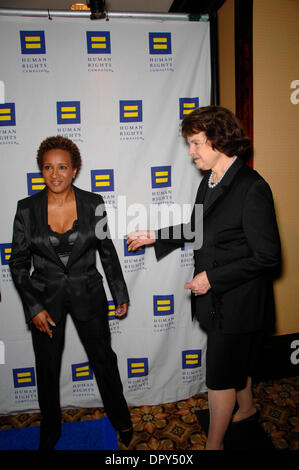 WANDA SYKES et Dianne Feinstein durant la campagne des droits de l'homme et de héros de la Gala, tenue à l'hôtel Hyatt Century Plaza Hotel, le 14 mars 2009, à Los Angeles..Photo de Michael Germana-Globe inc., Photos.K61609MGE.(Image Crédit : © Michael Germana/Globe Photos/ZUMAPRESS.com) Banque D'Images