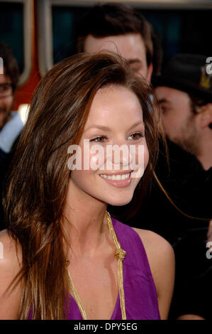 Samantha Droke lors de la première du nouveau film de New Line Cinema, 17 ENCORE UNE FOIS, tenu au Grauman's Chinese Theatre, le 14 avril 2009, à Los Angeles..Photo de Michael Germana - Globe Photos, Inc. Â© 2009.K61691MGE (Image Crédit : © Michael Germana/Globe Photos/ZUMAPRESS.com) Banque D'Images