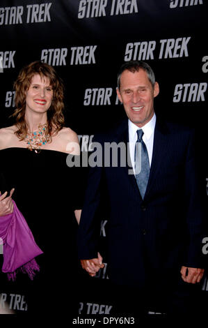 LAUREN CROIX ET BEN CROSS lors de la première du nouveau film de Star Trek, Paramount Pictures a tenu à Grauman's Chinese Theatre, le 30 avril 2009, à Los Angeles..Photo : Michael Germana - Globe Photos, Inc. Â© 2009.K61771MGE (Image Crédit : © Michael Germana/Globe Photos/ZUMAPRESS.com) Banque D'Images