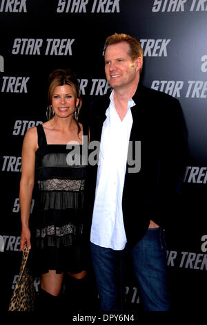 BETH TOUSSAINT et Jack Coleman lors de la première du nouveau film de Star Trek, Paramount Pictures a tenu à Grauman's Chinese Theatre, le 30 avril 2009, à Los Angeles..Photo : Michael Germana - Globe Photos, Inc. Â© 2009.K61771MGE (Image Crédit : © Michael Germana/Globe Photos/ZUMAPRESS.com) Banque D'Images