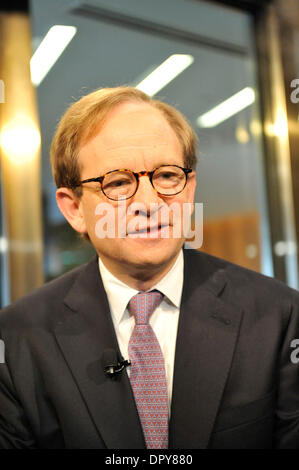 20 mars 2009 - Washington, DC, USA - Steven Rattner, principal conseiller du président Obama au groupe de travail sur l'automobile, prend la parole lors d'une interview télévisée. (Crédit Image : © Jay Egelsbach/ZUMA Press) Banque D'Images