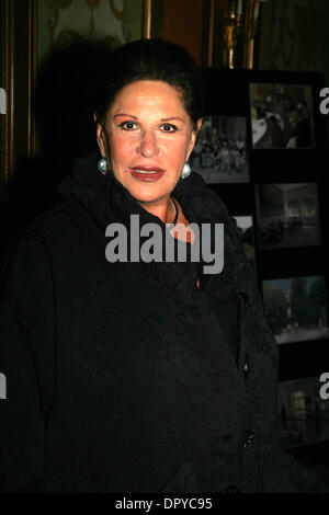 Le 64e congrès annuel de l'Italie Ville du garçon ''Ball de l'année Gala au Pierre Hotel New York 04-03-2009.Photos par Rick Mackler Globe Photos Inc 2009.LAINIE KAZAN.K61494RM (crédit Image : © Rick Mackler/Photos/ZUMAPRESS.com) Globe Banque D'Images