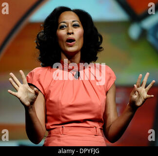 Apr 20, 2009 - Las Vegas, Nevada, USA - actrice primée et TRACEE ELLIS ROSS directeur que le MC au cours de la première journée du salon NAB 2009 à Las Vegas, NV. NAB est produit par l'Association nationale des radiodiffuseurs. (Crédit Image : © Gene Blevins/Los Angeles Daily News/ZUMA Press) RESTRICTIONS : * DÉPART * Droits de tabloïds USA Banque D'Images