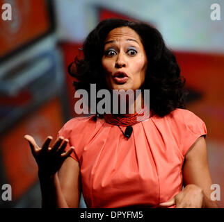 Apr 20, 2009 - Las Vegas, Nevada, USA - actrice primée et TRACEE ELLIS ROSS directeur que le MC au cours de la première journée du salon NAB 2009 à Las Vegas, NV. NAB est produit par l'Association nationale des radiodiffuseurs. (Crédit Image : © Gene Blevins/Los Angeles Daily News/ZUMA Press) RESTRICTIONS : * DÉPART * Droits de tabloïds USA Banque D'Images