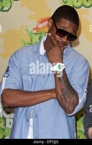 Mar 28, 2009 - Westwood, Californie, Etats-Unis - le chanteur USHER arrivant à Nickelodeon's 22nd Annual Kids' Choice Awards qui a eu lieu à l'UCLA's Pauley Pavilion. (Crédit Image : © Lisa O'Connor/ZUMA Press) Banque D'Images