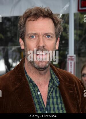 Mar 22, 2009 - Universal City, California, USA - l'acteur Hugh Laurie arrivant à la 'Monsters vs Aliens' Los Angeles Premiere tenue à l'Amphithéâtre Gibson. (Crédit Image : Â© Lisa O'Connor/ZUMA Press) Banque D'Images