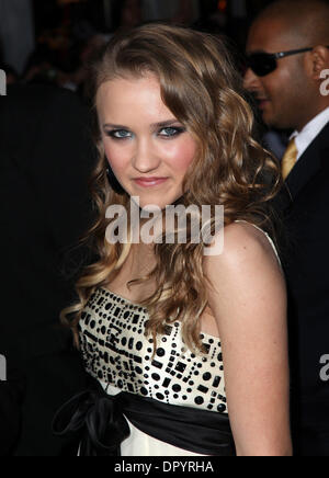 Feb 2009 - Hollywood, Californie, USA - actrice Emily Osment arrivant à l 'Jonas Brothers : The 3D Concert Experience' tenue à l'El Capitan Theatre. (Crédit Image : Â© Lisa O'Connor/ZUMA Press) Banque D'Images