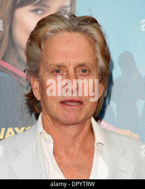 Apr 27, 2009 - Hollywood, Californie, USA - l'acteur Michael Douglas arrivant pour les fantômes d'Amies passé' Première mondiale tenue au Grauman's Chinese Theatre. (Crédit Image : © Lisa O'Connor/ZUMA Press) Banque D'Images