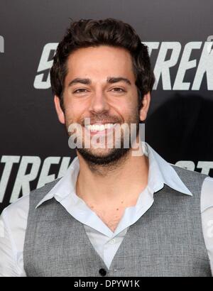 Apr 30, 2009 - Hollywood, Californie, USA - l'Acteur ZACHARY LEVI arrivant à la 'Star Trek' Los Angeles Premiere tenue au Grauman's Chinese Theatre. (Crédit Image : Â© Lisa O'Connor/ZUMA Press) Banque D'Images