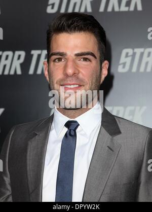 Apr 30, 2009 - Hollywood, Californie, USA - l'Acteur Zachary Quinto arrivant à la 'Star Trek' Los Angeles Premiere tenue au Grauman's Chinese Theatre. (Crédit Image : Â© Lisa O'Connor/ZUMA Press) Banque D'Images