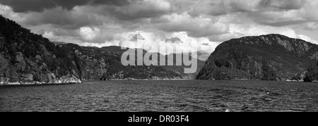 Paysages d'été vue sur Osterfjord, près de Bergen City, Hordaland, Norvège, Scandinavie Europe Banque D'Images