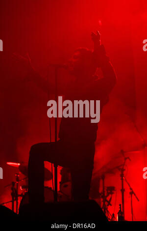 29 Nov 2008 - Lisbonne, Lisbonne, Portugal - JONATHAN DONAHUE, chant principal et le guitariste du groupe de rock américain Mercury Rev, de NY, il se produit à l'Aula Magna à Lisbonne, où le groupe a présenté son nouvel album Snowflake minuit. (Crédit Image : © Mario Proenca/ZUMA Press) Banque D'Images