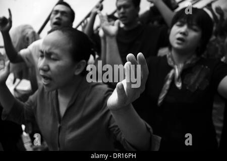 Jan 12, 2009 - Kuala Lumpur, Malaisie - Prières de sa session dans un camp illégal de faire, dans la banlieue de Kuala Lumpur. (Crédit Image : © Rahman Rosian/ZUMA Press) RESTRICTIONS : Date inconnue ! Banque D'Images