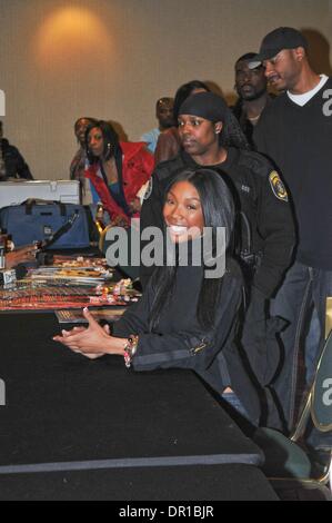 Mar 15, 2009 - Philadelphie, Pennsylvanie, USA - La chanteuse de R&B Brandy est assis pour une entrevue à la 2e Conférence annuelle de musique & Divertissement. (Crédit Image : Â© Ricky Fitchett/ZUMA Press) Banque D'Images