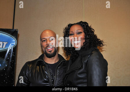 Mar 15, 2009 - Philadelphie, Pennsylvanie, USA - chanteur de gospel Yolanda Adams et le rappeur COMMON à la 2e Conférence annuelle de musique & Divertissement à Philadelphie. (Crédit Image : © Ricky Fitchett/ZUMA Press) Banque D'Images