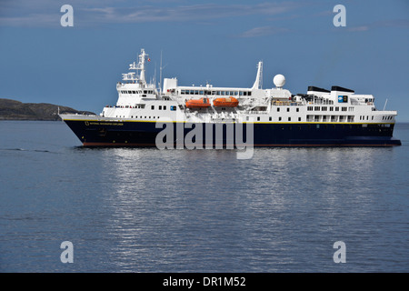National Geographic Explorer bateau de croisière dans le port, Sisimiut Holsteinsborg (ouest du Groenland), Banque D'Images