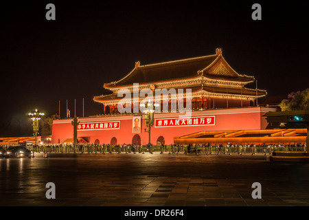 Vue nocturne de la Place Tiananmen, Pékin, Chine Banque D'Images