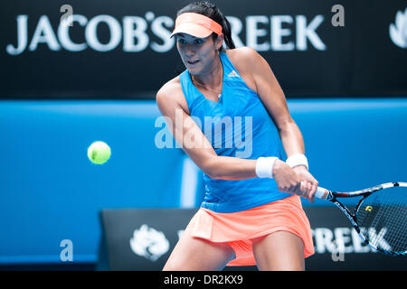 Melbourne, Victoria, Australie. 18 janvier, 2014. 18 janvier 2014 : Garbine Muguruza (ESP) en action dans un 3ème match contre 10e Caroline Wozniacki de semences (DEN) au jour 6 de l'Australian Open 2014 Tournoi de tennis du grand chelem à Melbourne Park, Melbourne, Australie. Bas Sydney/Cal Sport Media/Alamy Live News Banque D'Images