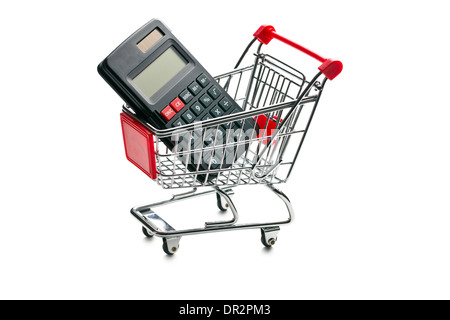 Calculatrice dans votre panier sur fond blanc Banque D'Images