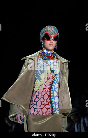 Berlin, Allemagne. 17 Jan, 2014. Les modèles posent à la Miranda Konstantinidou fashion durant la Semaine de la mode Mercedes Benz 2014 à Berlin le 17 janvier 2014. Dpa : Crédit photo alliance/Alamy Live News Banque D'Images
