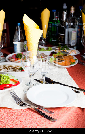 Restourant's table préparée pour l'événement à célébrer Banque D'Images