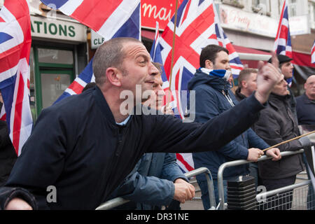 Londres, Royaume-Uni. 18 janvier, 2014. Groupe 'Patriot' Grande-Bretagne première montre de Cricklewood, au nord de Londres contre la création d'un bureau par l'interdit des Frères musulmans. Crédit : Paul Davey/Alamy Live News Banque D'Images