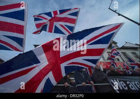 London, UK, UK. 18 janvier, 2014. Une manifestation a eu lieu à l'extérieur de la confrérie musulmane de neuf Médias bureau à Londres. Le groupe de pression d'abord la Grande-Bretagne s'oppose à l'ancien groupe étant autorisés à avoir leur siège des médias hors de Londres. Le groupe campagnes contre ce qu'il appelle l'Islamification of Britain Crédit : Gail Orenstein/ZUMAPRESS.com/Alamy Live News Banque D'Images