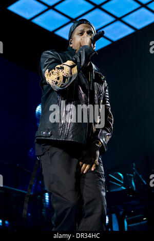 Uncasville, Connecticut, USA. 18 janvier, 2014. 17 janvier, 2014 ; Jay-Z effectue durant son Tour du Monde de la Magna Carta au Mohegan Sun Arena. Anthony Nesmith/CSM/Alamy Live News Banque D'Images