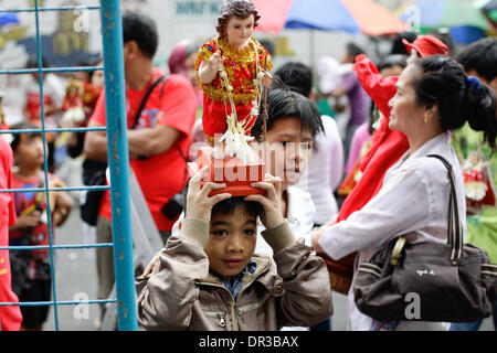 Manille, Philippines. 19Th Jul 2014. Les fervents catholiques célèbrent la fête de Santo Nino, à Manille, Philippines, Crédit : Mark Fredesjed Cristino/Alamy Live News Banque D'Images