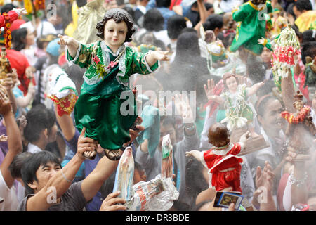 Manille, Philippines. 19Th Jul 2014. Les fervents catholiques célèbrent la fête de Santo Nino, à Manille, Philippines, Crédit : Mark Fredesjed Cristino/Alamy Live News Banque D'Images