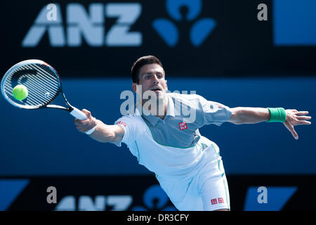 Melbourne, Victoria, Australie. 19 Jan, 2014. 19 janvier 2014 : 2ème seed Novak Djokovic (SRB) en action contre des semences 16 Fabio Fognini (ITA) dans un 4ème match au jour 7 de l'Australian Open 2014 Tournoi de tennis du grand chelem à Melbourne Park, Melbourne, Australie. Bas Sydney/Cal Sport Media/Alamy Live News Banque D'Images