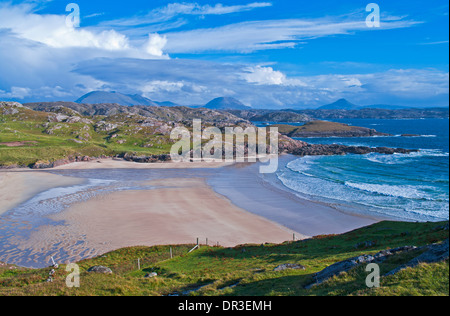 Polin plage près de Kinlochbervie, Sutherland, Foinaven, Arkle et Ben Pile dans la distance, Northern Highlands, Ecosse UK Banque D'Images