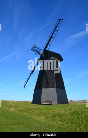 Rottingdean windmill in East Sussex date de 1802 et est maintenant entièrement restauré. Banque D'Images