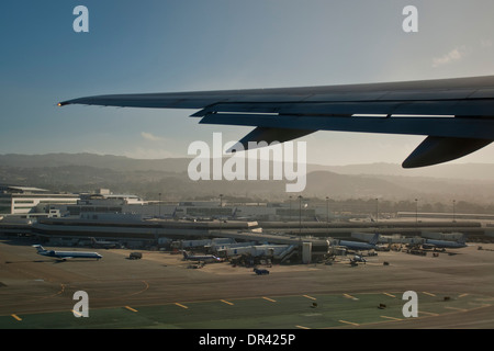 Décollant de l'Aéroport International de San Francisco (SFO), Californie Banque D'Images