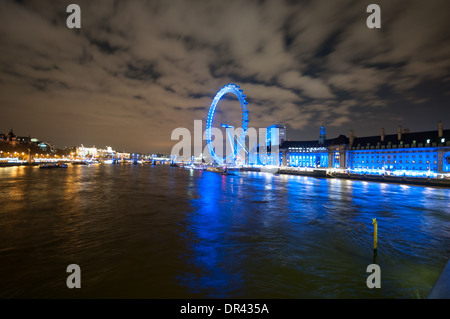 Scènes du London Eye et de la Tamise la nuit Banque D'Images